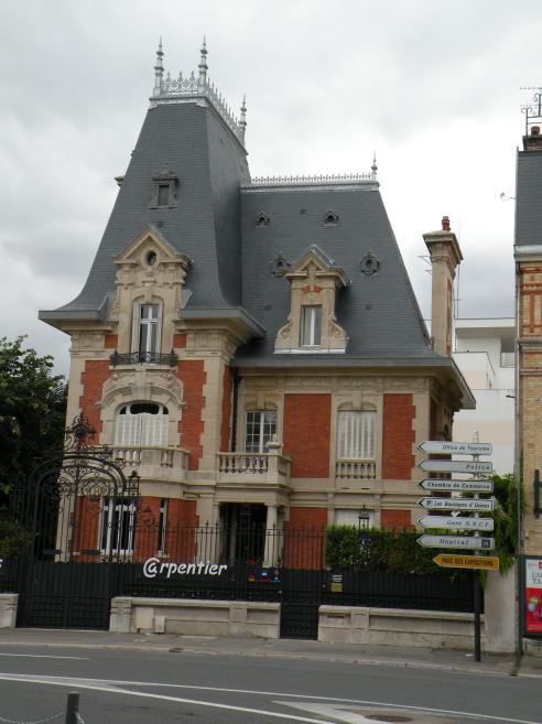  jolie maison, en brique, bd Carnot